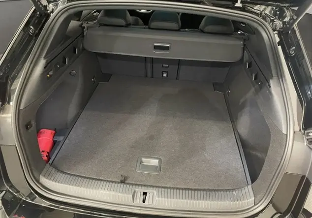 Angebotsdetails Volkswagen ID.7 Tourer 4Motion GTX KLIMA NAVI ALU Schwarz (Grenadillschwarz Metallic)