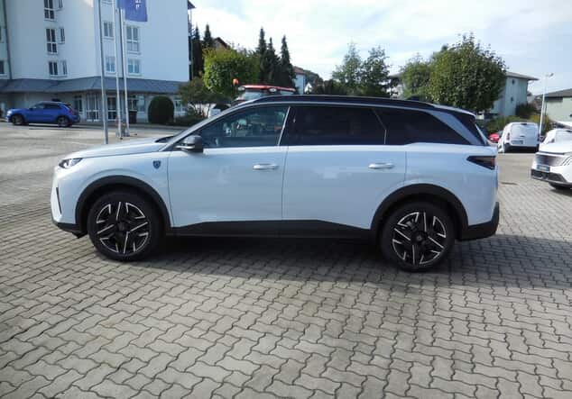 Angebotsdetails Peugeot 5008 Hybrid 145 e-DSC6 GT*360° Kamera* Okenitweiß