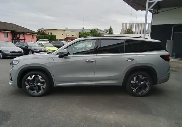 Angebotsdetails Skoda Kodiaq Skoda Kodiaq Sportline 2.0 TDI 142 kW (193 PS) 7-Gang-DSG Stahl Grau