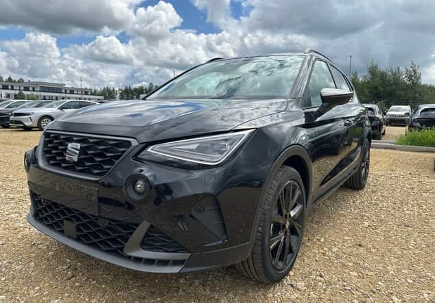 Angebotsdetails Seat Arona Seat Arona FR Black Edition 1.5 TSI 110 kW (150 PS) 7-Gang-DSG Midnight Schwarz Metallic