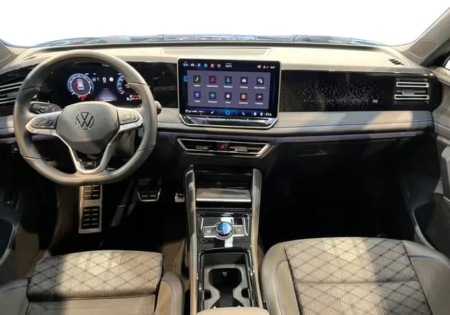 Angebotsdetails Volkswagen Tiguan 1.5 eTSI R-Line ++sofort verfügbar++ Deep black perleffekt