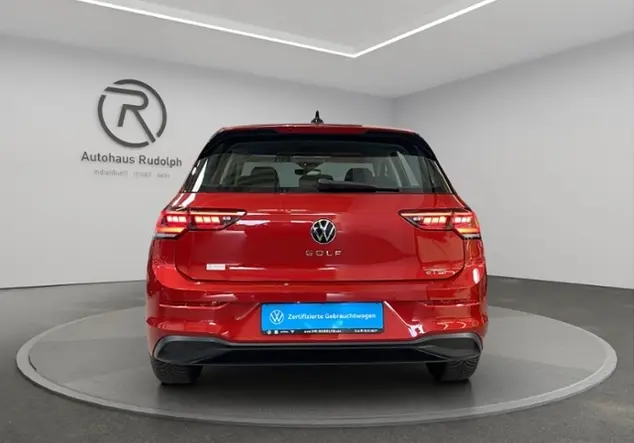 Angebotsdetails Volkswagen Golf VIII 1.5 eTSI Life / RFK Rot (Kings Red Metallic)