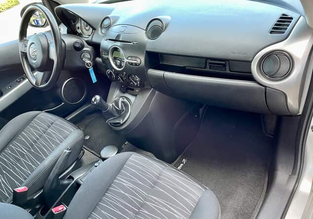 Angebotsdetails Mazda 2 75PS *GÜNSTIGER KLEINWAGEN*KLIMA silber