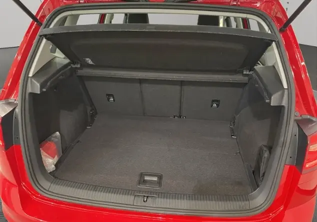 Angebotsdetails Volkswagen Golf Sportsvan 1.2 TSI Trendline / DAB+ Rot (Tornadorot)