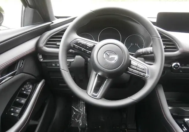 Angebotsdetails Mazda 3 2.5L e-SKYACTIV G 140PS 6AT HOMURA Machine Gray