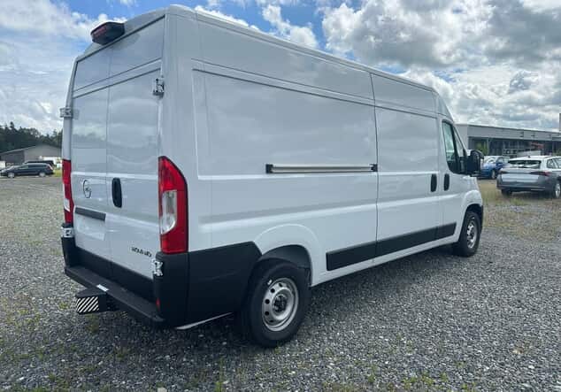 Angebotsdetails Opel Movano Opel Movano Cargo Kastenwagen verblecht L3H2 3.5t 2.2 BlueHDi 140 103 kW (140 PS) 6-Gang Cassablanca Weiß