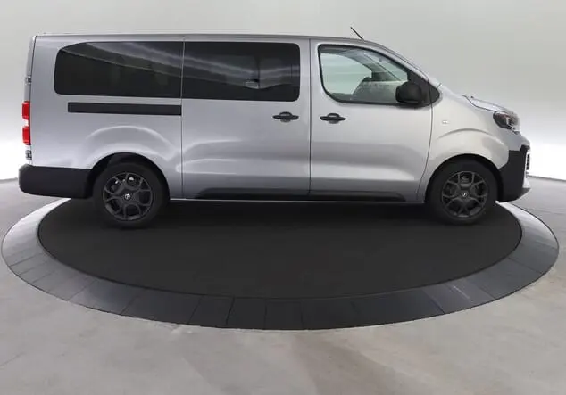 Angebotsdetails Opel Vivaro Opel Vivaro Kombi 9-Sitzer Lang 2.0 BlueHDi 180 130 kW (177 PS) 8-Gang Automatikgetriebe Kontrast-Grau (Metallic)