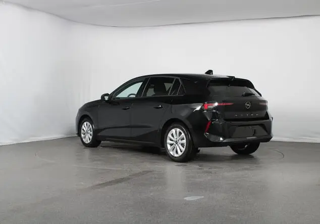 Angebotsdetails Opel Astra Opel Astra Edition 1.2 Turbo 96 kW (130 PS) 6-Gang Karbon Schwarz Metallic