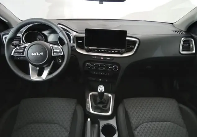 Angebotsdetails Kia Ceed Kia Ceed Silver 1.5 T-GDI 103kW (140PS) 6-Gang Pentametal Metallic