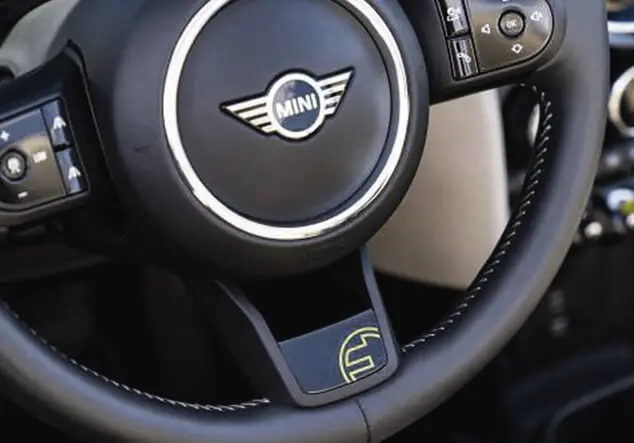 Angebotsdetails Mini Cooper SE 3-Türer Silber