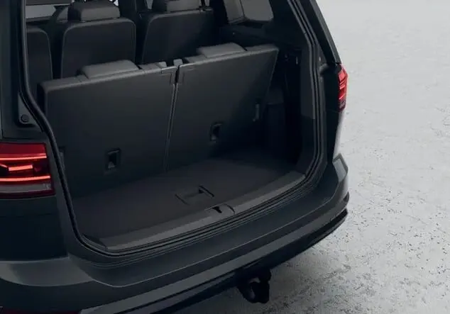 Angebotsdetails Volkswagen Touran Volkswagen Touran Highline R-Line 1.5 TSI 110 kW (150 PS) 7-Gang-DSG Urano Grau