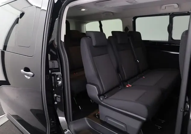 Angebotsdetails Opel Vivaro Opel Kombi 9-Sitzer Lang 2.0 BlueHDi 180 130 kW (177 PS) 8-Gang Automatikgetriebe Diesel Karbon Schwarz (Metallic)