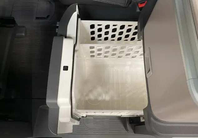 Angebotsdetails Volkswagen T7 California Ocean 2.0 TDI Langer Ãberhang WeiÃ (Candy-WeiÃ Deep Black Perleffekt)