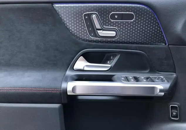 Angebotsdetails Mercedes-Benz GLB 200 d ++sofort verfügbar++ Graulack mountaingrau