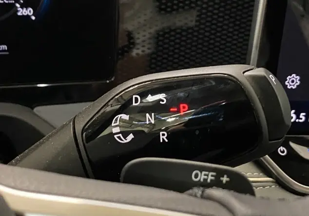 Angebotsdetails Volkswagen Passat Variant B9 1.5 TSI eHybrid Business Weià (Oryxweià Perlmutteffekt)