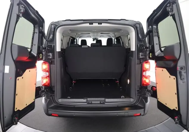 Angebotsdetails Opel Vivaro Opel Kombi 9-Sitzer Lang 2.0 BlueHDi 180 130 kW (177 PS) 8-Gang Automatikgetriebe Diesel Karbon Schwarz (Metallic)