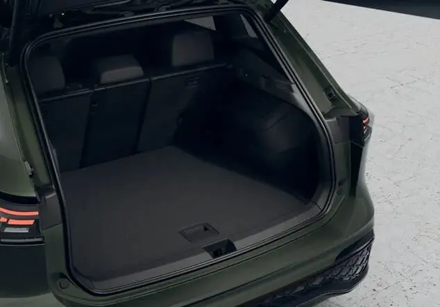 Angebotsdetails Volkswagen Tiguan Volkswagen Tiguan R-Line 2.0 TSI 195 kW (265 PS) 7-Gang-DSG 4MOTION Cipressino-Grün Metallic