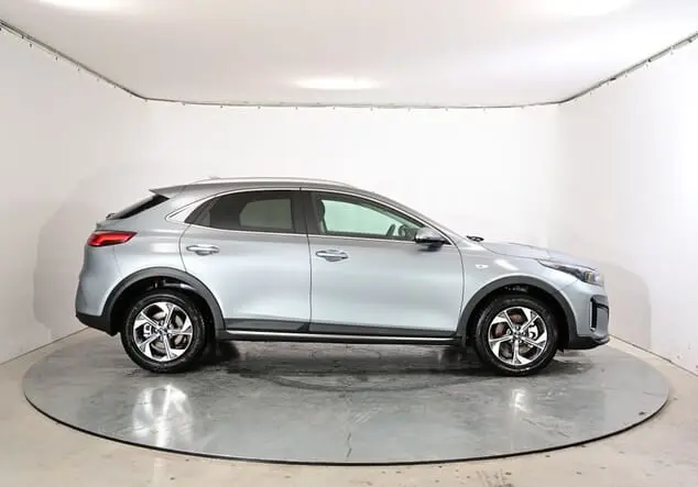 Angebotsdetails Kia XCeed Kia Xceed MY26 1.0 T-GDI MHEV 85 kW (115 PS) 7-Gang-DCT Lunarsilber Metallic