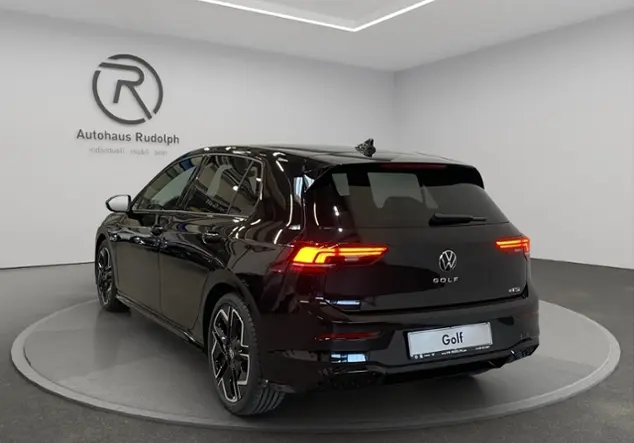 Angebotsdetails Volkswagen Golf R-Line 1.5 eTSI KLIMA ALU Schwarz (Grenadillschwarz Metallic)