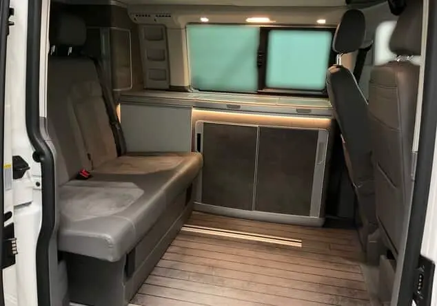 Angebotsdetails Volkswagen California T6.1 California OCEAN EDITION 2.0TDI 204PS 4M ACC.AHK.STHZG.KAMERA.NAVI.DCC.LED.SHZ Candy-Weiß