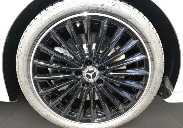 Angebotsdetails Mercedes-Benz A 250 4MATIC Limousine ++sofort verfügbar++ Manufaktur lack manufaktur alpingrau uni