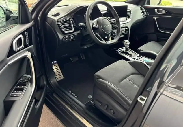 Angebotsdetails Kia XCeed GT-Line + Grau ((H8G) DARK PENTA METAL M)