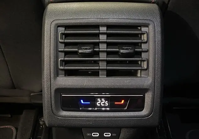 Angebotsdetails Volkswagen Golf VIII GTI 2.0 TSI / RFK Weià (Pure White)