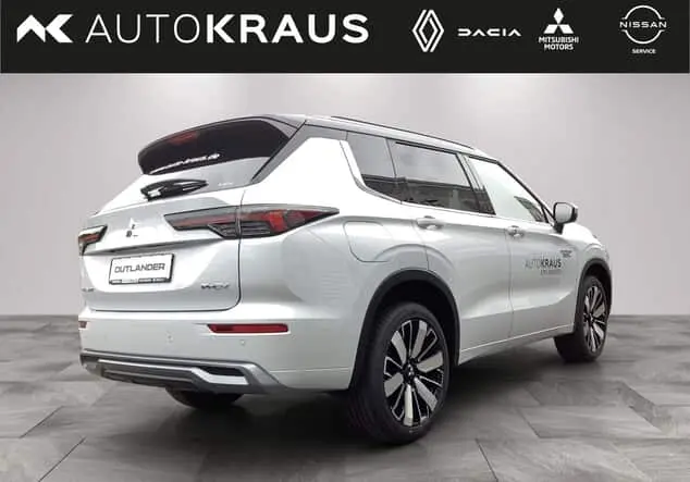 Angebotsdetails Mitsubishi Outlander Plug-in Hybrid TOP 2,4l Titan-Weiss/Panther-Schwarz (Schwarz)