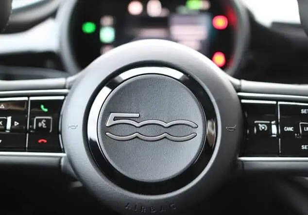 Angebotsdetails Fiat 500e Icon COLORE ESTERNO (Onyx Schwarz)