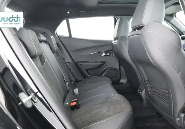 Angebotsdetails Peugeot 2008 GT PureTech 130 EAT8 Anhängerkupplung Schiebedach Schwarz