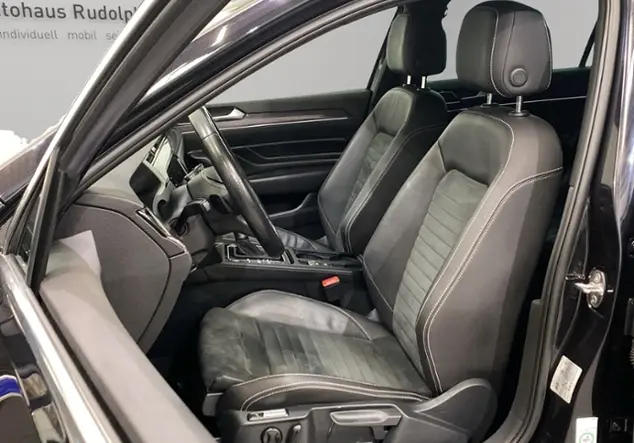 Angebotsdetails Volkswagen Passat Variant GTE 1.4 TSI / Schwarz (Deep Black Perleffekt)