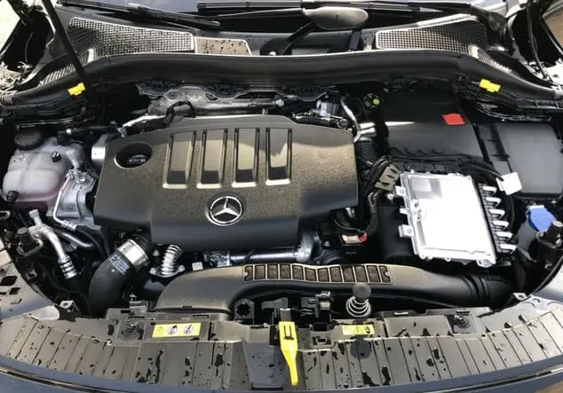 Angebotsdetails Mercedes-Benz GLA 220 d 4MATIC ++sofort verfügbar++ Metalliclack kosmosschwarz