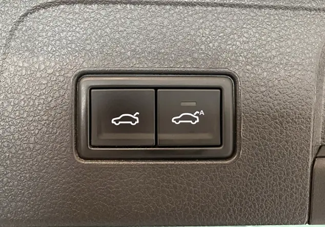 Angebotsdetails Volkswagen Passat Variant GTE 1.4 TSI +STANDHEIZ+LEDER Silber (Pyritsilber Metallic)
