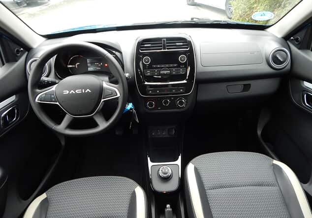 Angebotsdetails Dacia Spring Electric Essential CENOTE-BLAU