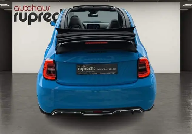 Angebotsdetails Abarth 500e Scorpione Blau
