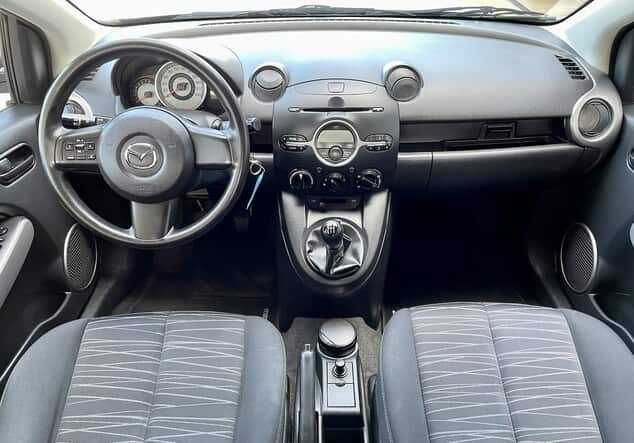 Angebotsdetails Mazda 2 75PS *GÜNSTIGER KLEINWAGEN*KLIMA silber