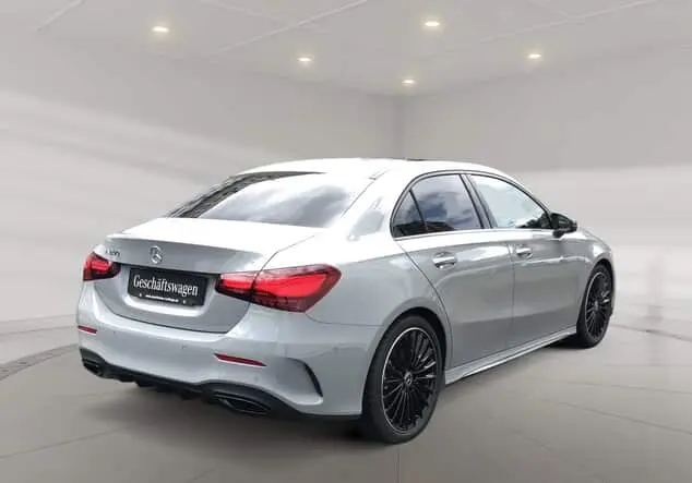 Angebotsdetails Mercedes-Benz A-Klasse 200 Limousine ++verfügbar ab 24.09.25++ Grau manufaktur lack manufaktur alpingrau uni