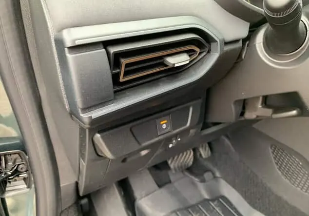 Angebotsdetails Dacia Jogger Extreme+ HYBRID 140 Zedern-Grün