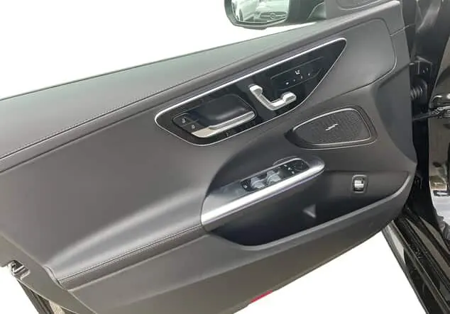 Angebotsdetails Mercedes-Benz C 300 4MATIC T-Modell Metalliclack obsidianschwarz