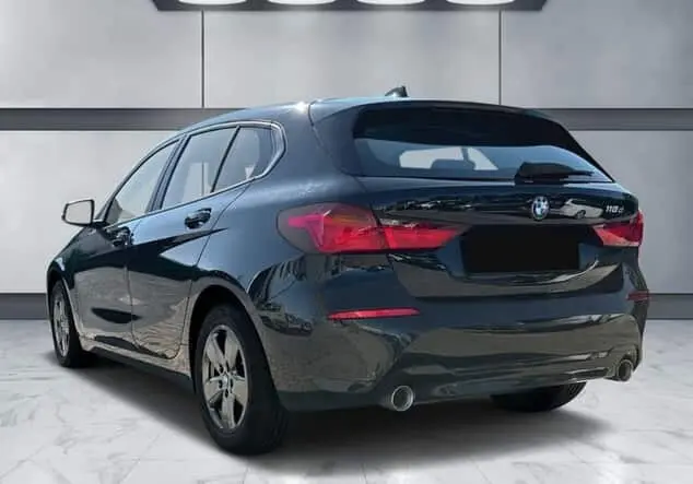 Angebotsdetails BMW 1er 116d, Schaltung, M-Lederlenkrad, PDC, Sitzheizung schwarz