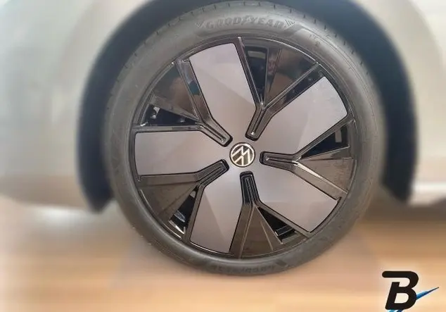Angebotsdetails Volkswagen Passat Variant 2.0 TDI R-line IQ-Drive/Light Re Silber