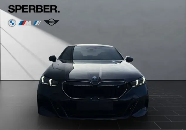 Angebotsdetails BMW i5 40 xDrive Saphirschwarz Metallic