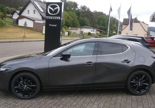 Angebotsdetails Mazda 3 2.5L e-SKYACTIV G 140PS 6MT HOMURA Verschiedene Farben