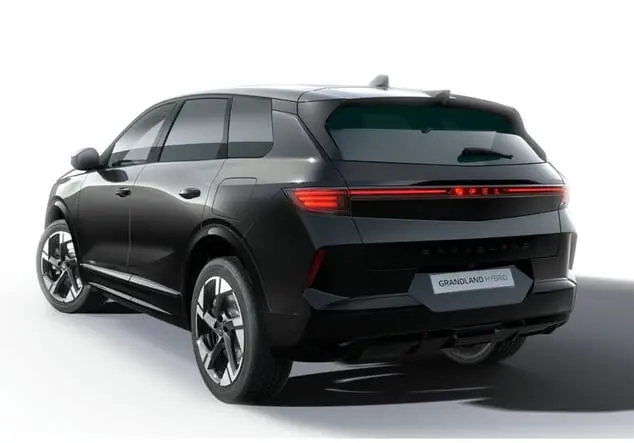 Angebotsdetails Opel Grandland Opel Grandland ULTIMATE Plug-In-Hybrid Systemleistung 143 kW (195 PS) Elektrisches 7-Gang-Doppelkupplungsgetriebe (eDCT) Karbon Schwarz Metallic