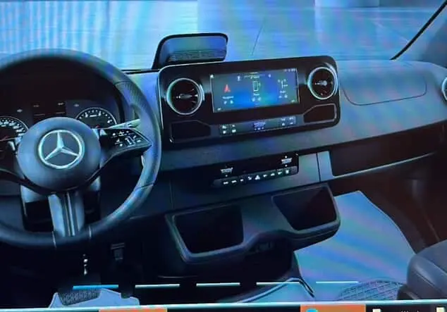 Angebotsdetails Mercedes-Benz Sprinter Sprinter 319 CDI Navigation Ahk Automatik Standheizung Schwarz