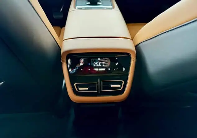 Angebotsdetails Mazda 6E 6e 258PS TAKUMI PLUS*SONY*PANO Deep Crystal Blue