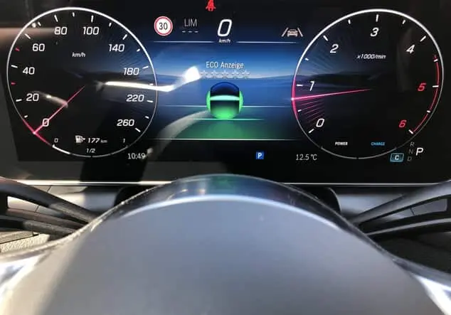 Angebotsdetails Mercedes-Benz GLC 220 d 4MATIC Blau-lack spektralblau