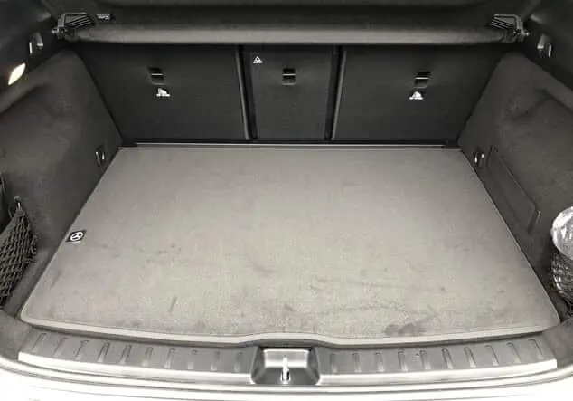 Angebotsdetails Mercedes-Benz GLA 180 AMG-Line ++sofort verfügbar++ Grau-lack mountaingrau