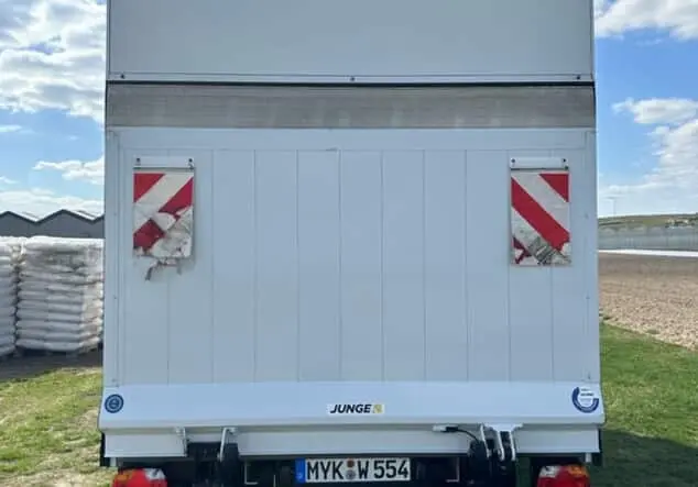 Angebotsdetails Ford Transit Kastenwagen Kofferaufbau mit Ladebordwand Weiß