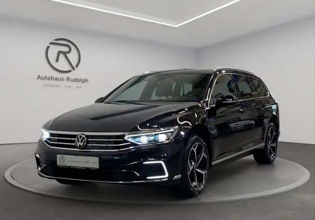 Angebotsdetails Volkswagen Passat Variant GTE 1.4 TSI / Schwarz (Deep Black Perleffekt)